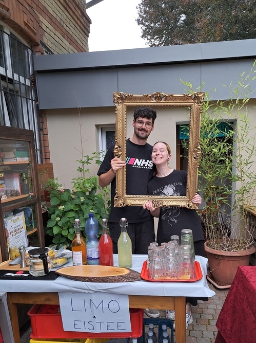 Die Limostation mit Moritz und Verena