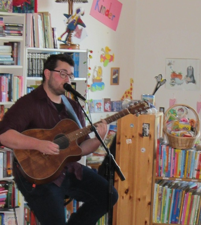 Johannes Napp an der Gitarre